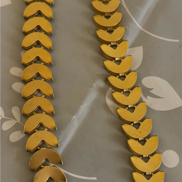 Bella Necklace // 14k gold plated. - Picture 2 of 3